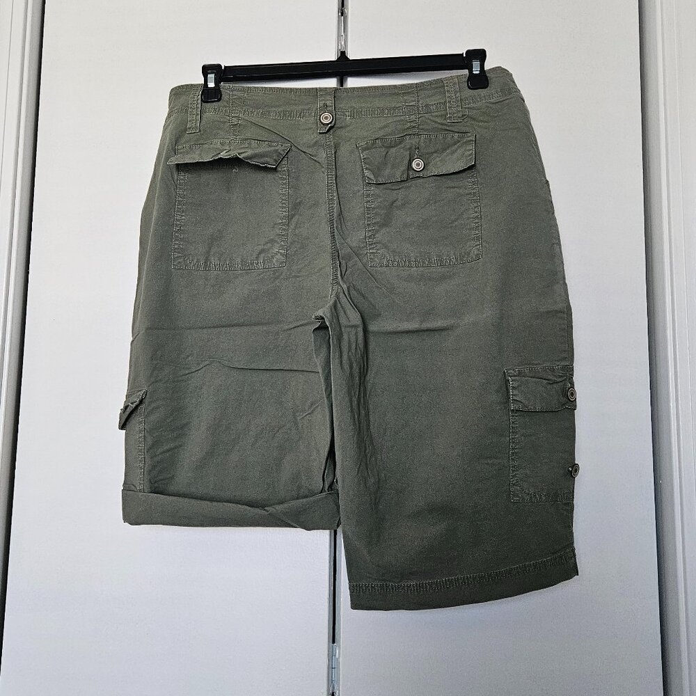 Style & Co Women's Cargo Bermuda Shorts size 14 - Picture 3 of 4